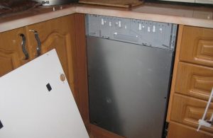 Установка фасада на посудомоечную машину в Ижевске